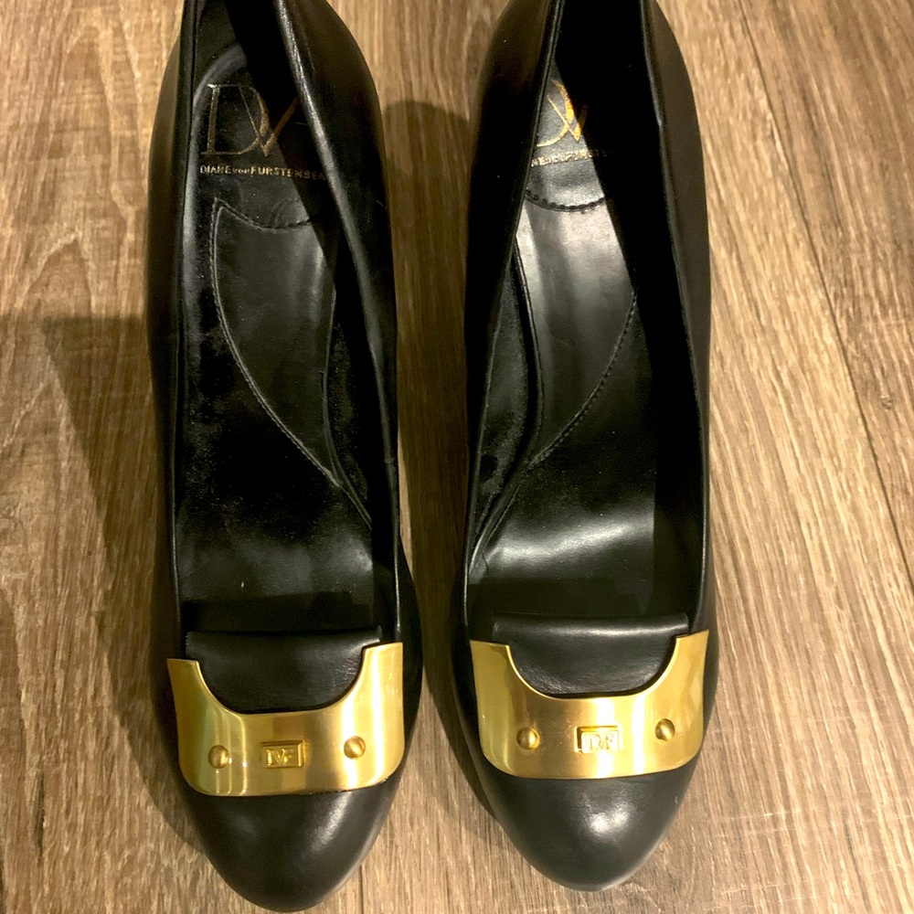 Diane Von Furstenberg black heels